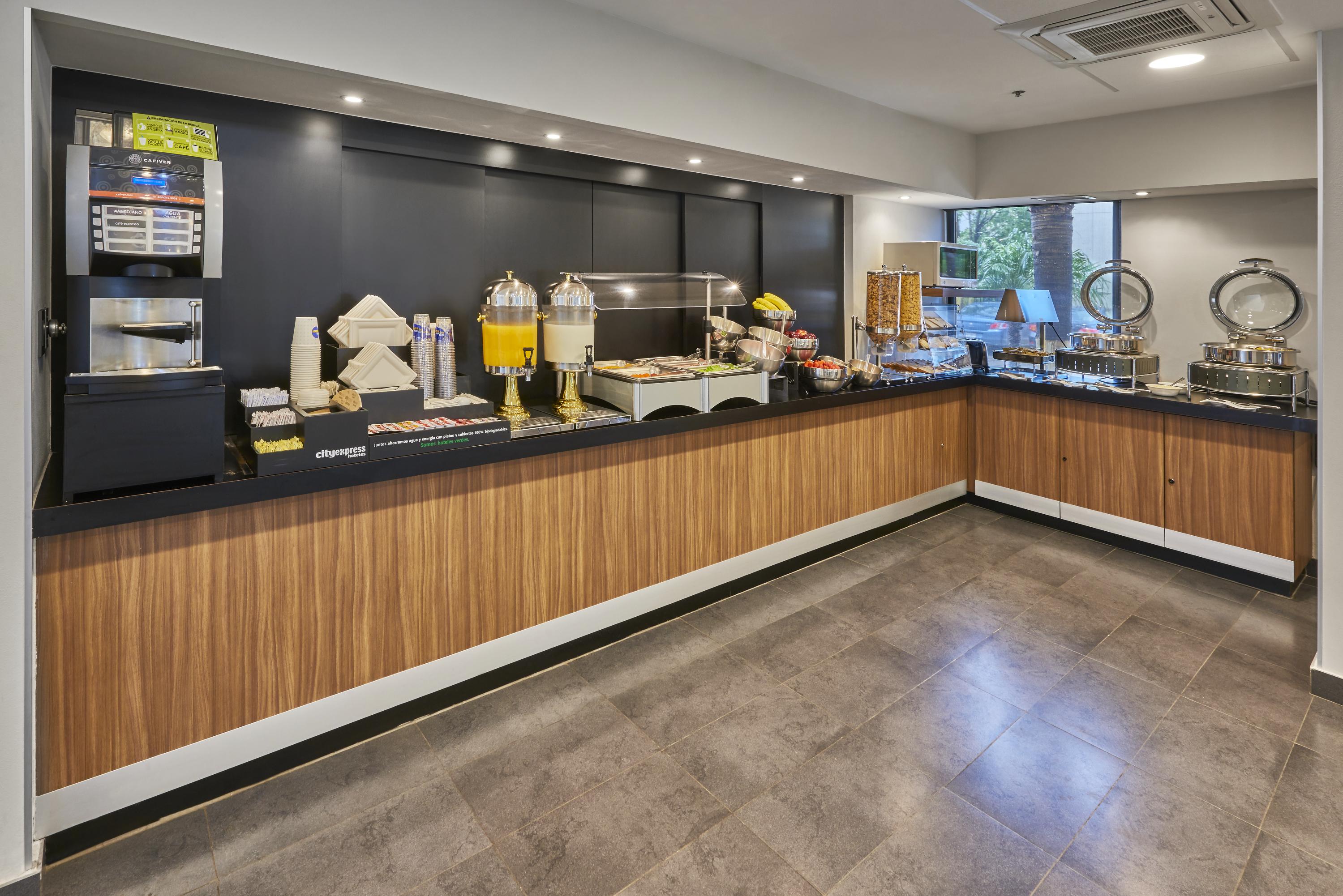 City Express By Marriott Irapuato Exterior photo